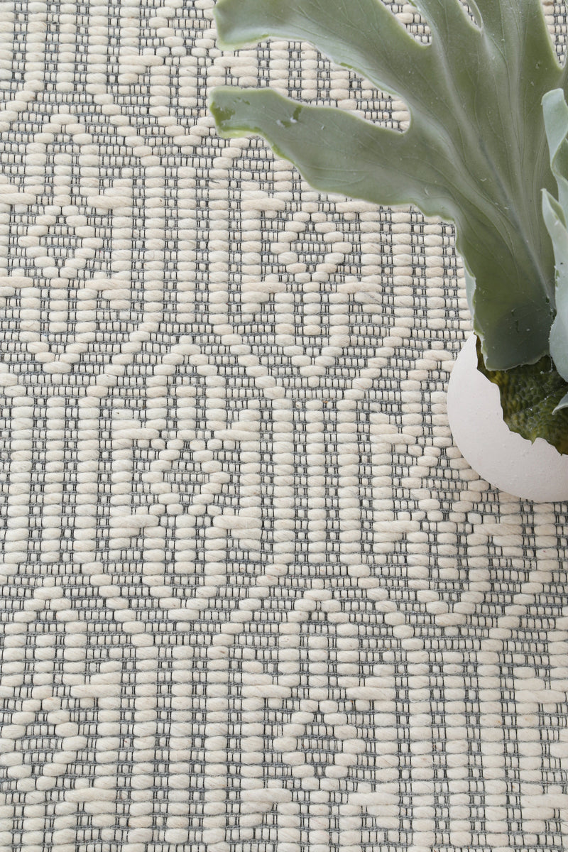 Wamberal Geometric Light Grey Wool Rug