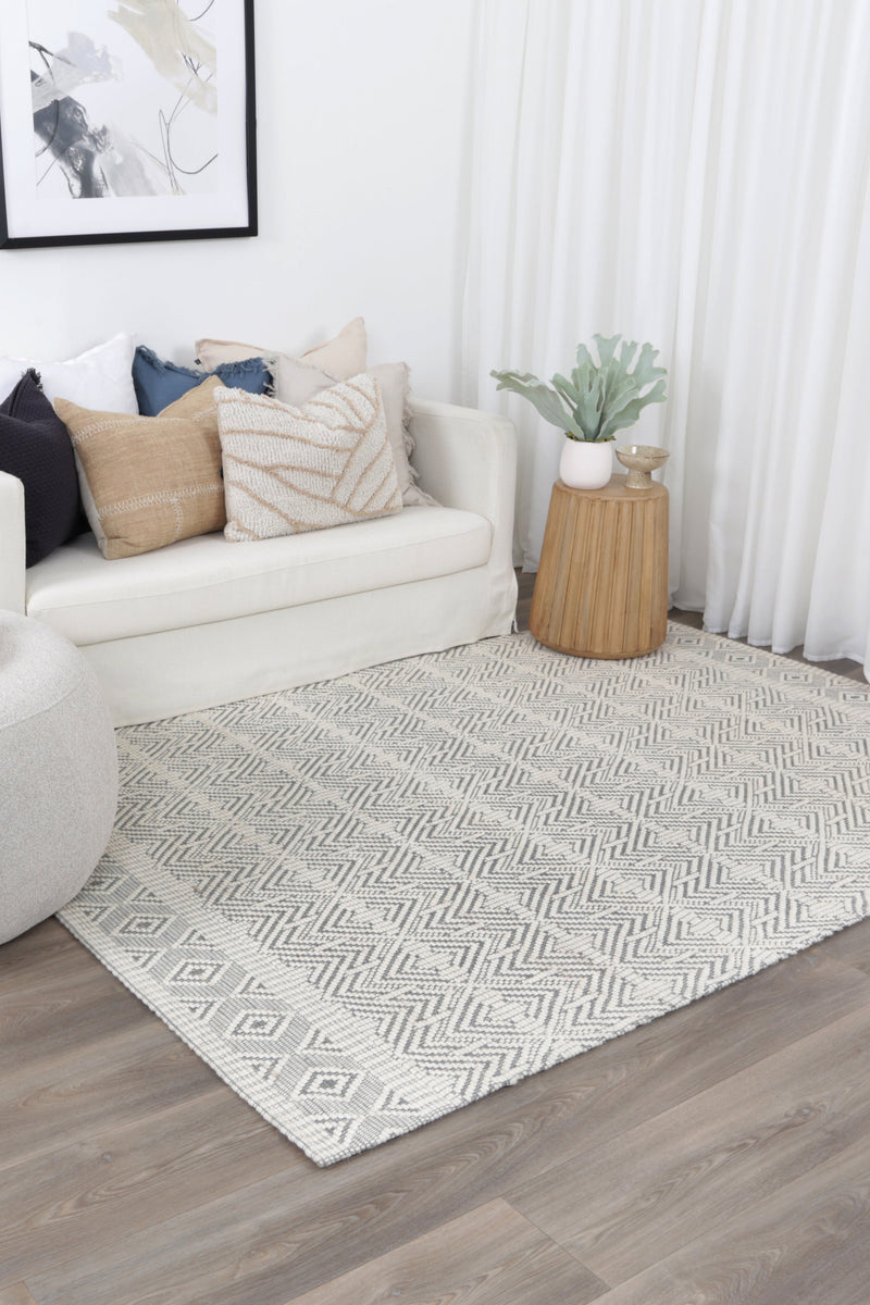 Wamberal Chevron Light Grey Wool Rug
