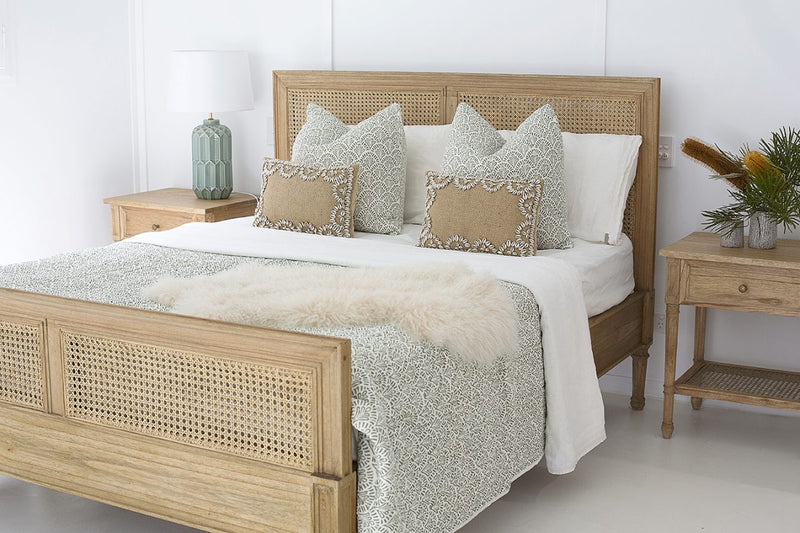 Hampton Cane Bed – Queen Size – Weathered Oak