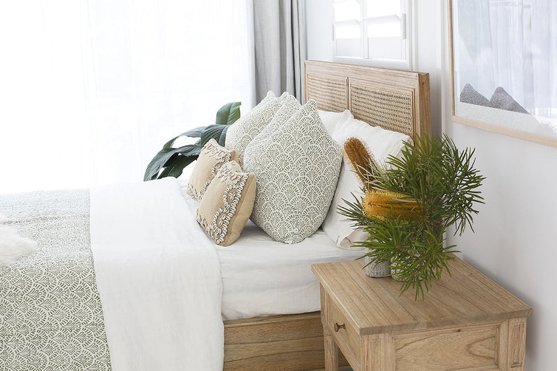 Hampton Cane Bed – Queen Size – Low End – Weathered Oak