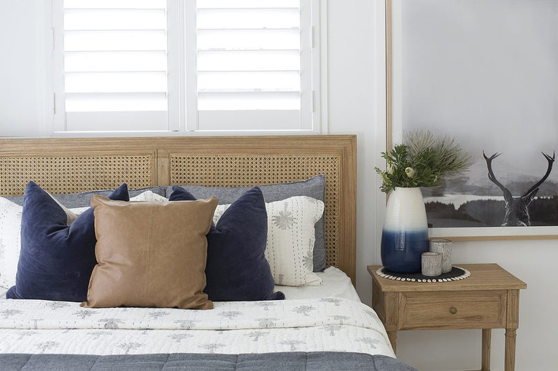 Hampton Cane Bed – Queen Size – Weathered Oak