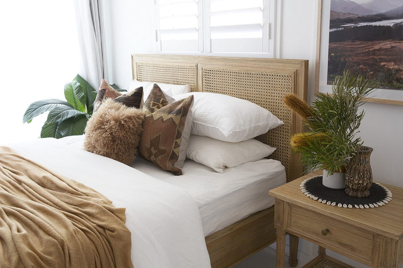 Hampton Cane Bed – King Size – Weathered Oak