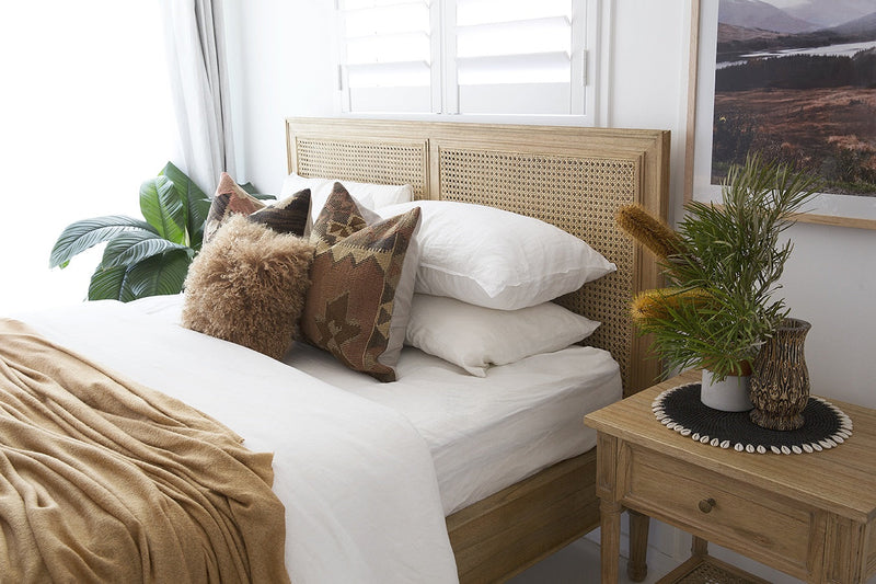 Hampton Cane Bed – Queen Size – Weathered Oak