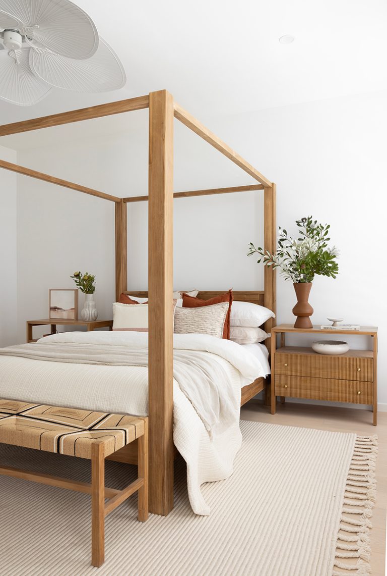 Elara Four Post Bed - Queen