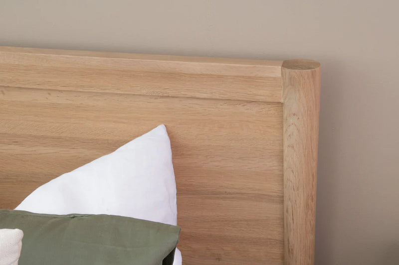 Vintage King Bed 200 cm - White Oak