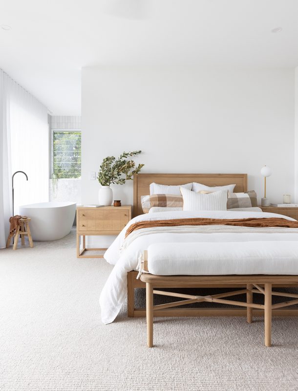 Clover American Oak Bed - Queen