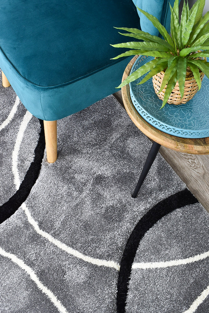 Dahlia 798 Light Grey Black Runner