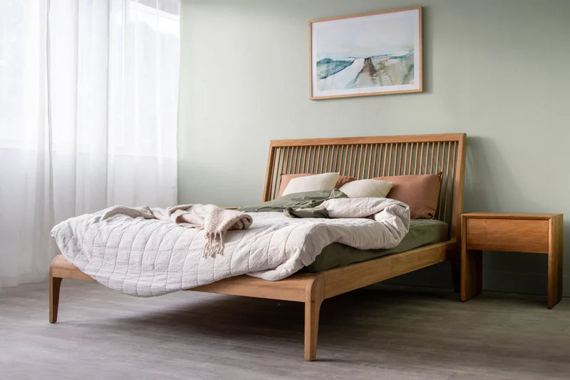 Jodoh Spindle King Bed 231 cm - Teak