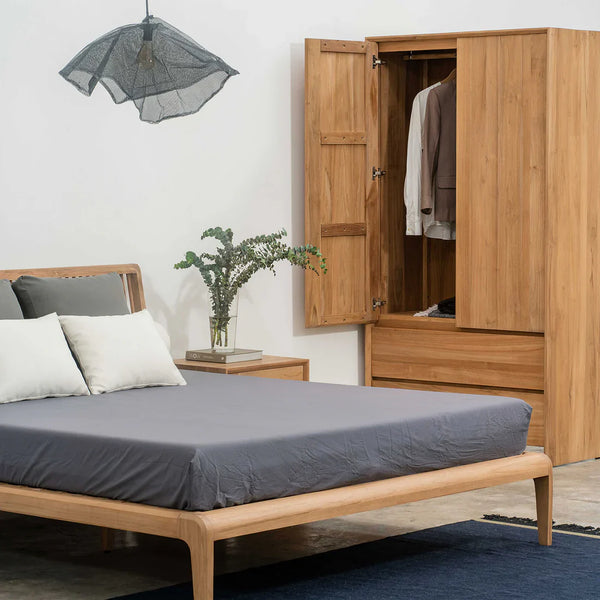 Jodoh Spindle Queen Bed 203 cm - Teak