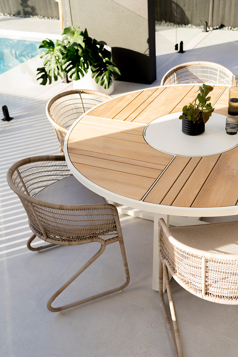Weston Outpost Round Dining Table – 1.6m – Whitley Pearl Powder Coated Legs